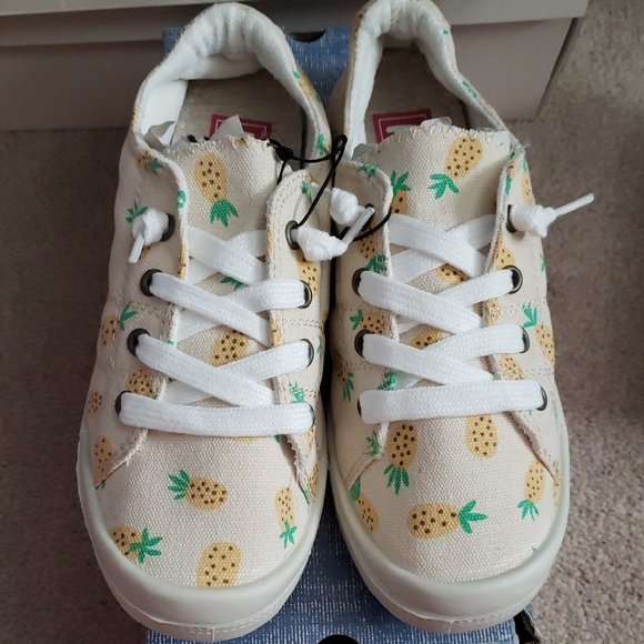 Pop Pineapple Print Womans Sneakers - White and Yellow - Picture 1 of 5